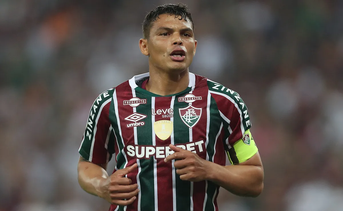 Fluminense anuncia retorno do ídolo Thiago Silva após saída do Porto