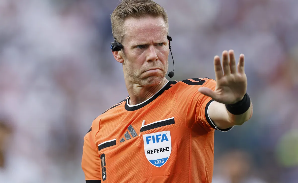 Drew Fischer não marca pênalti para a França na Copa do Mundo e Renata Ruel vê erro: “O VAR ficou em silêncio”