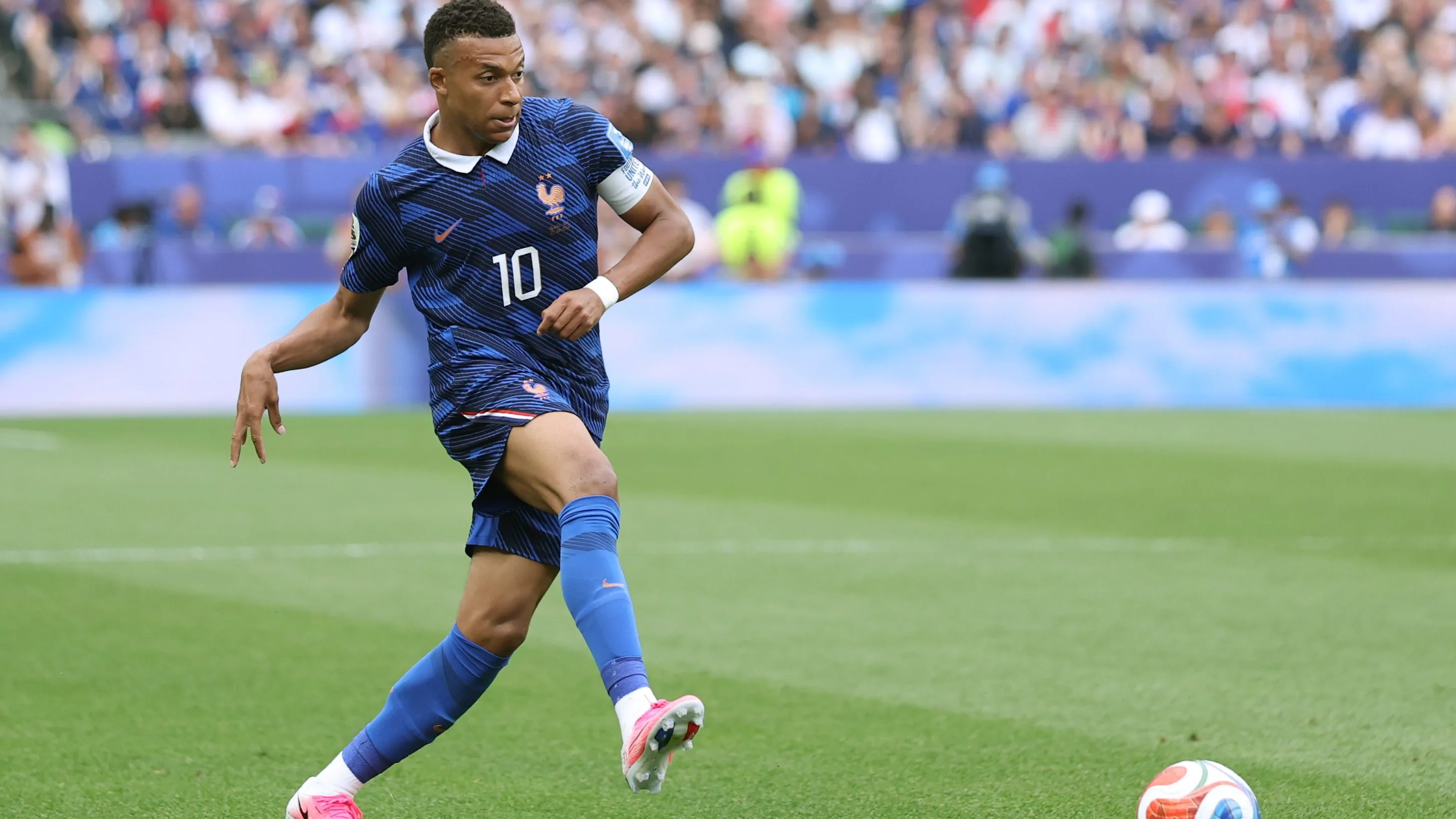 Mbappé balançou as redes na partida contra o Iraque. Foto: Kevin C. Cox/Getty Images
