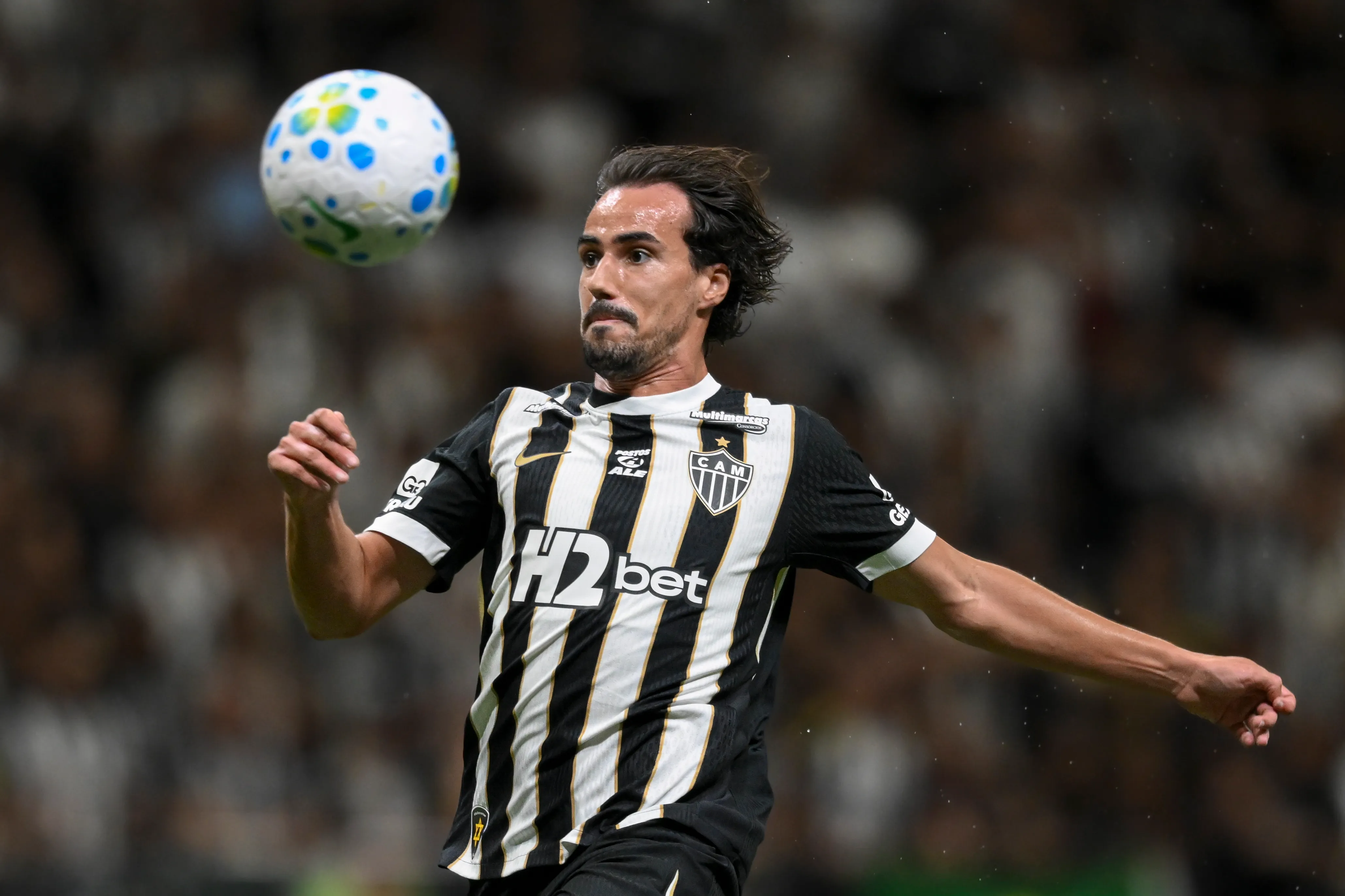 Com contrato até dezembro, Igor Gomes já poderá assinar um pré-acordo de graça com outra equipe a partir de 1º de julho – Foto: Pedro Vilela/Getty Images