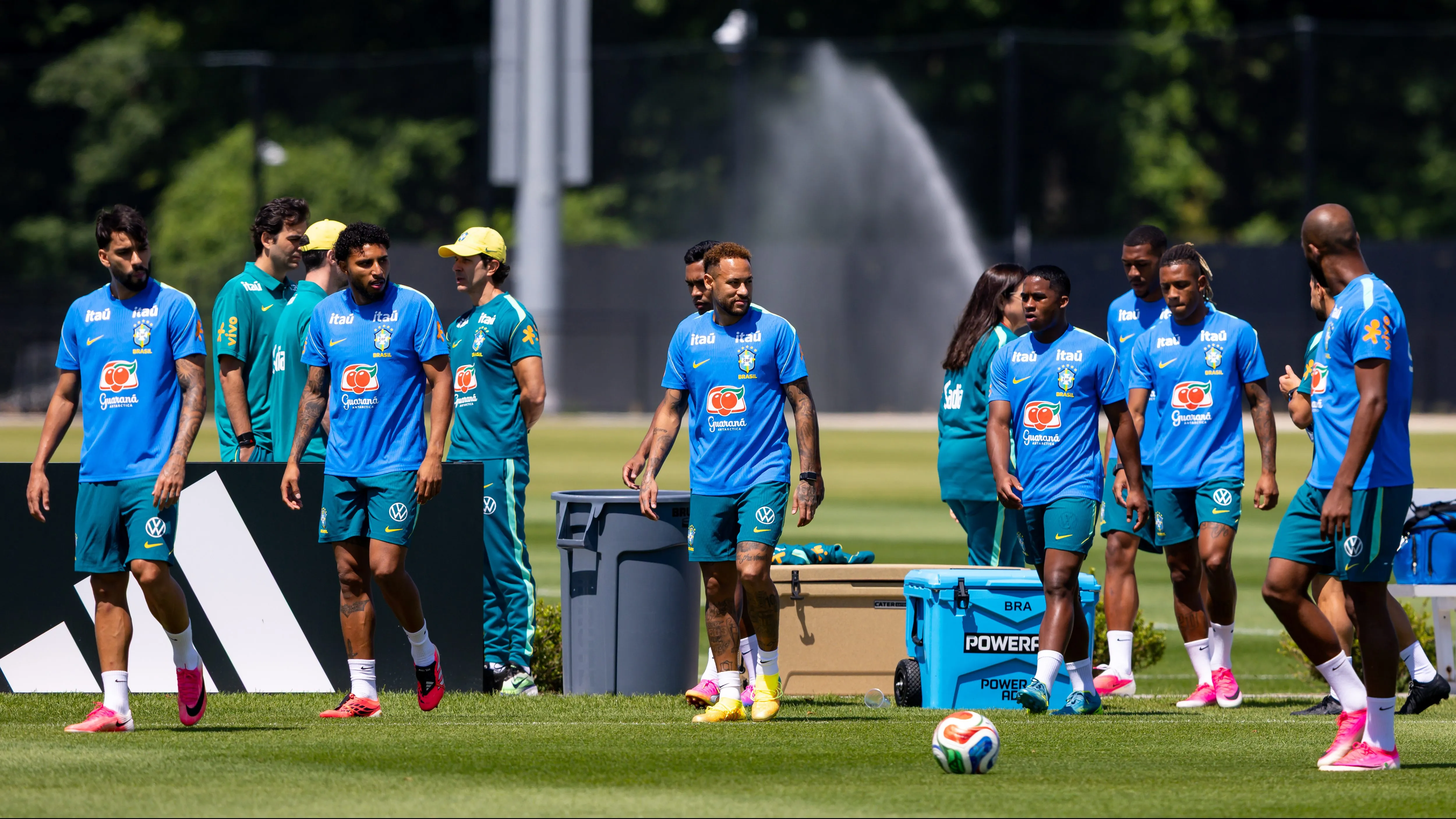 Neymar participou dos treinamentos - Foto: Rodolfo Buhrer/AGIF.