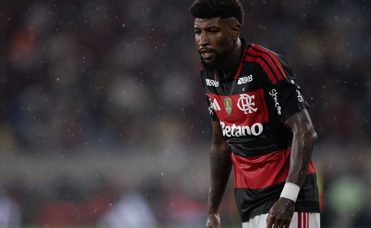 Aston Villa oferece R$ 53 milhões por Emerson Royal e Flamengo avalia venda após a Copa