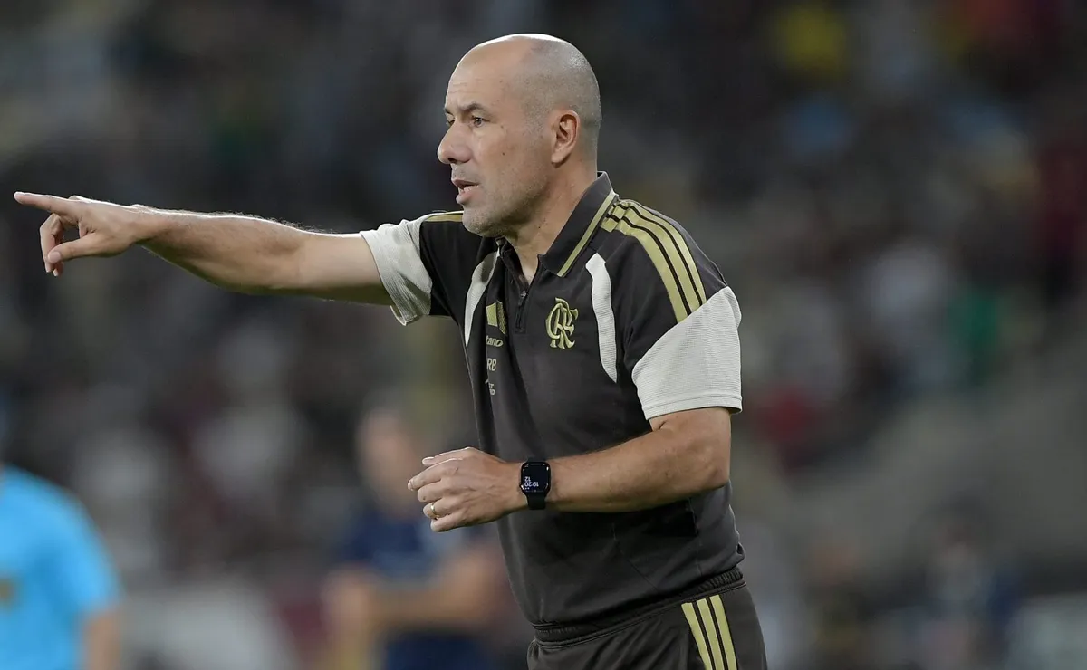 Jardim terá batalhas contra o Cruzeiro e exalta ex-clube: “Equipe de qualidade”