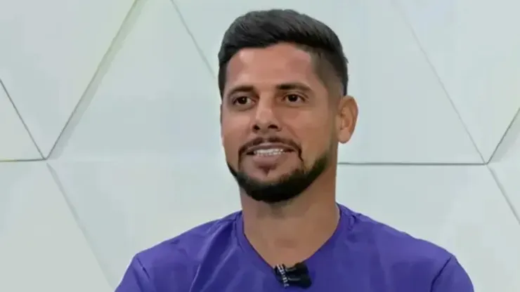 Cicinho sugeriu a entrada de Luiz Henrique como titular - Foto: Reprodução/YouTube