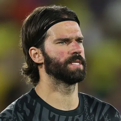 Robertson rasga elogios para Alisson, goleiro do Brasil
