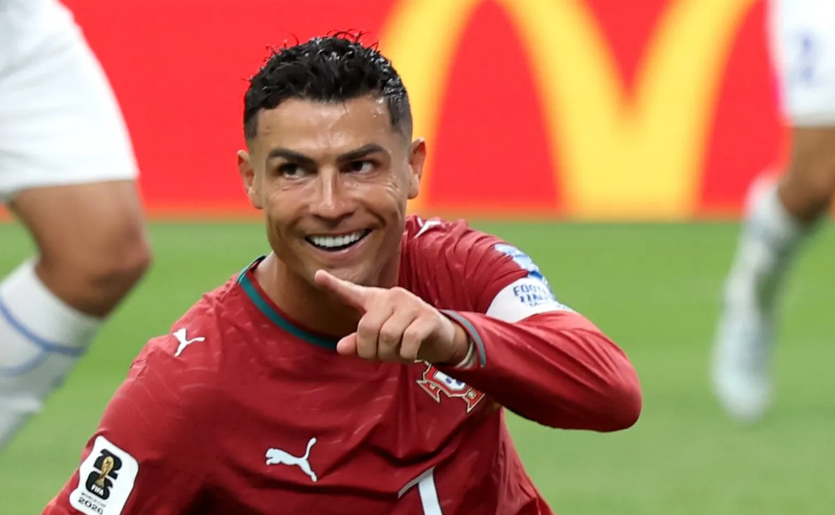 Cristiano Ronaldo ignora repórter após ouvir nome de Messi na pergunta e situação repercute