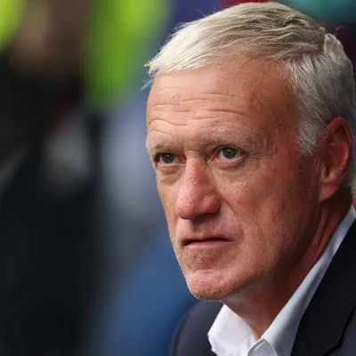 Deschamps está fora de França x Noruega na Copa