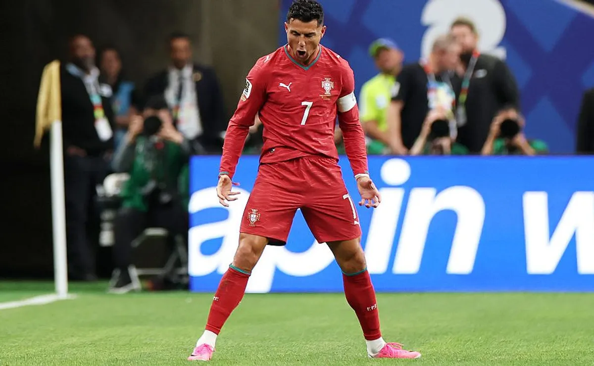 Cristiano Ronaldo marca duas vezes, se torna o primeiro a fazer gols em seis Copas, mas Roger Milla mantém recorde