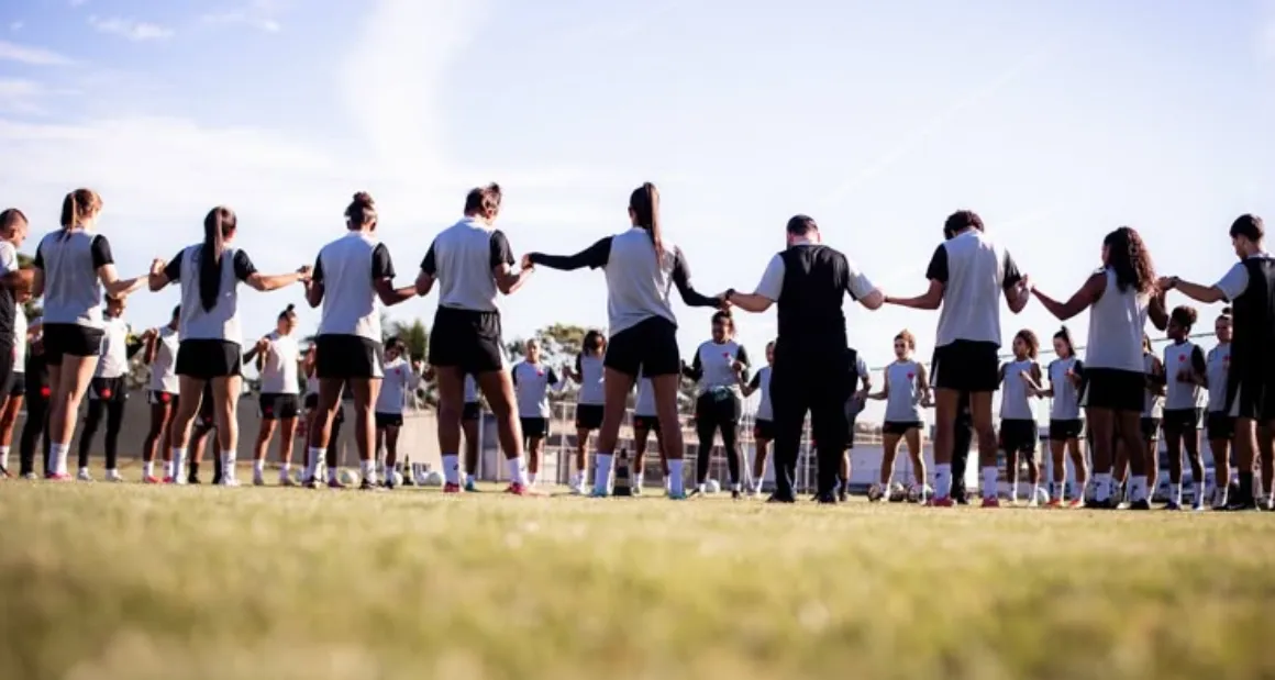 Jogadoras do Vasco em treinamento no CT