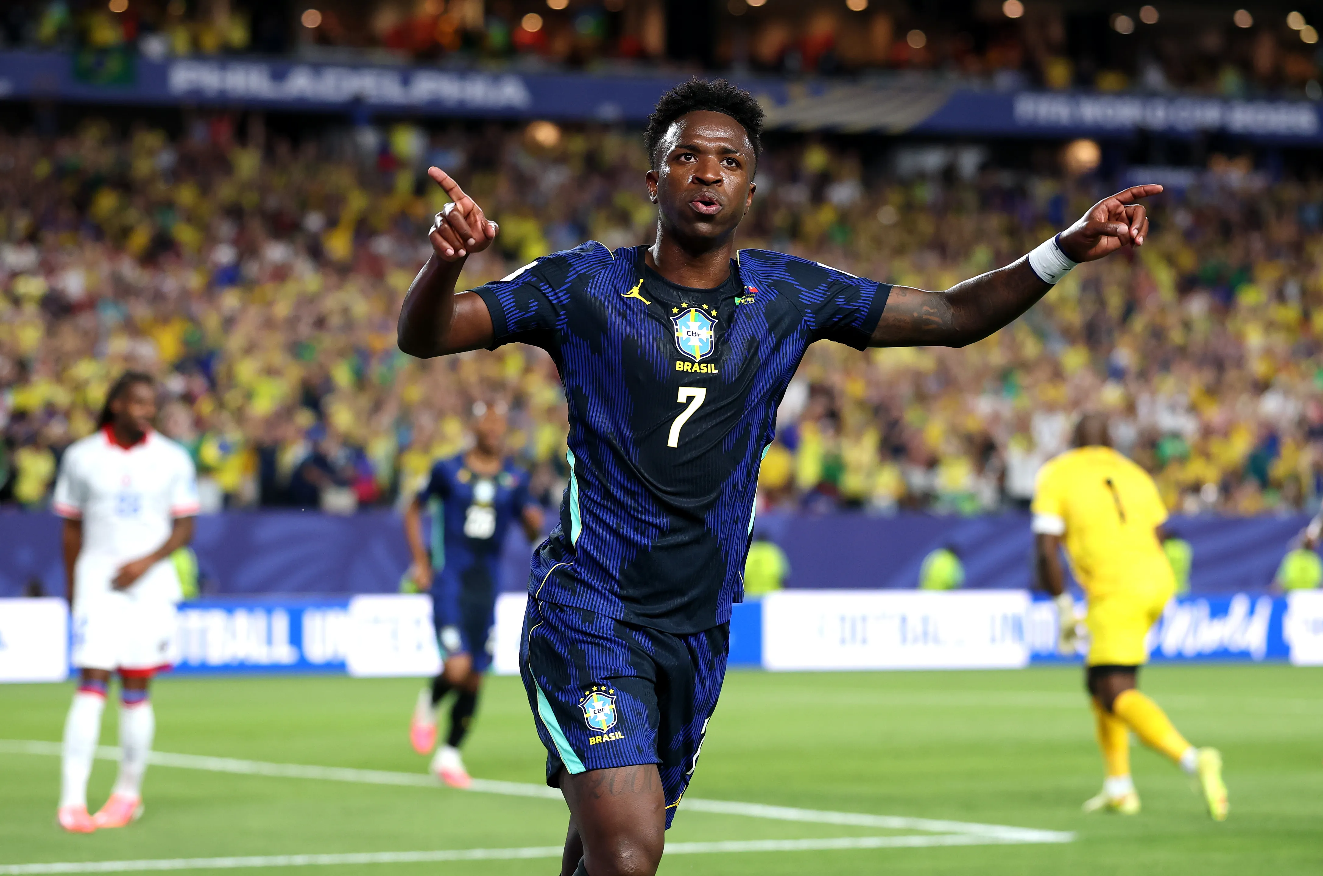 Vinícius Jr será titular, logo mais, da Seleção Brasileira contra a Escócia – Foto: Dan Mullan/Getty Images