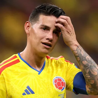 James chama atenção contra Portugal