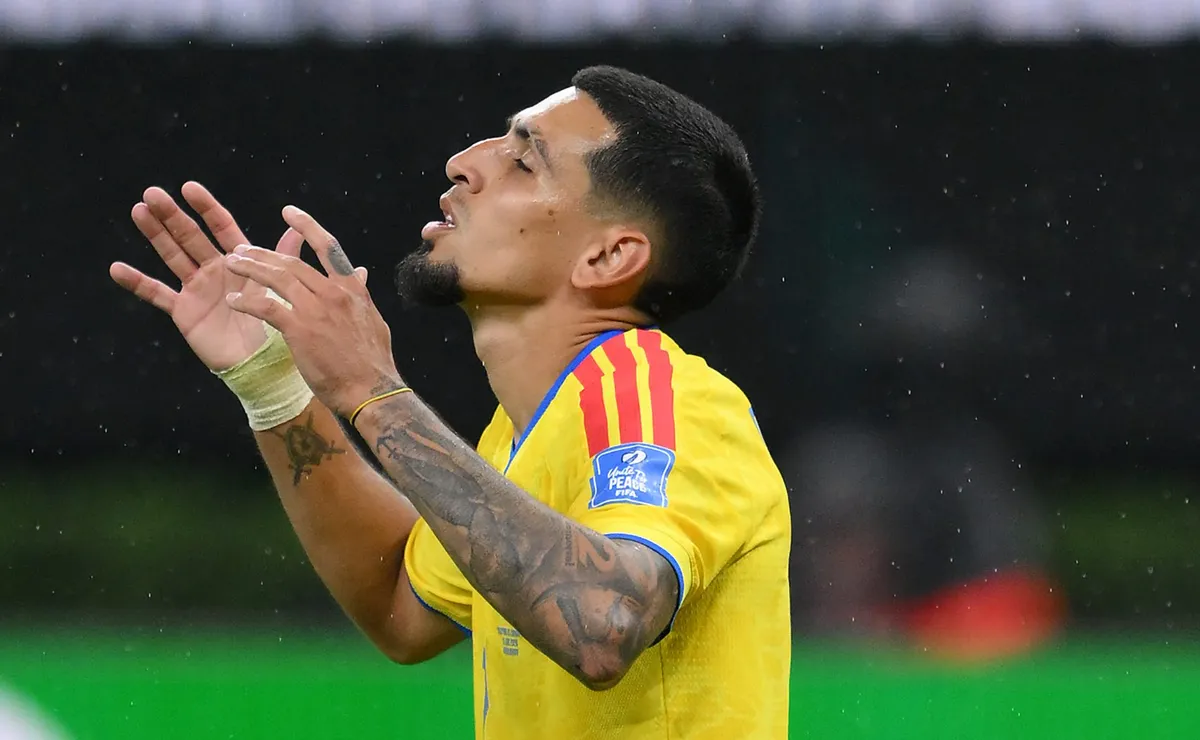 Muñoz teve gol anulado milimetricamente pelo VAR em Colômbia x RD Congo na Copa do Mundo