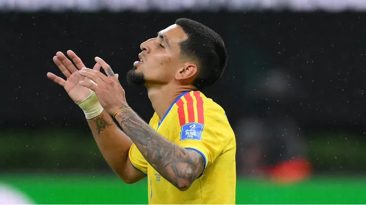 Muñoz, lateral-direito da Seleção Colombiana - Foto: David Ramos/Getty Images