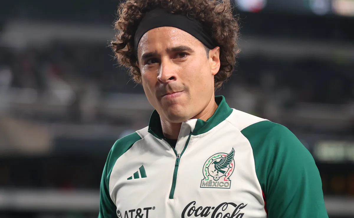 Aguirre define México com Ochoa e Raúl Jiménez titulares para enfrentar a República Tcheca
