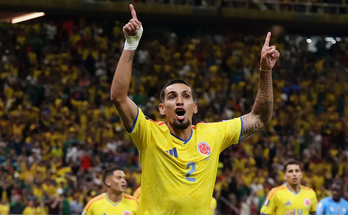 Daniel Muñoz projeta partida contra Portugal após ser o herói da Colômbia
