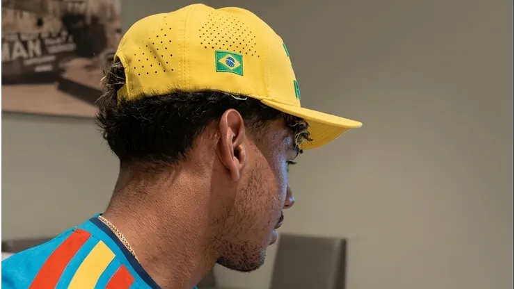 Lamine Yamal estava usando um boné do Brasil.