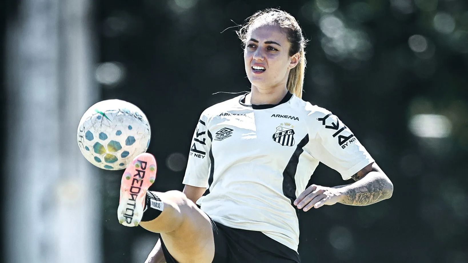 Ingryd Avancini em treinamento pelo Santos