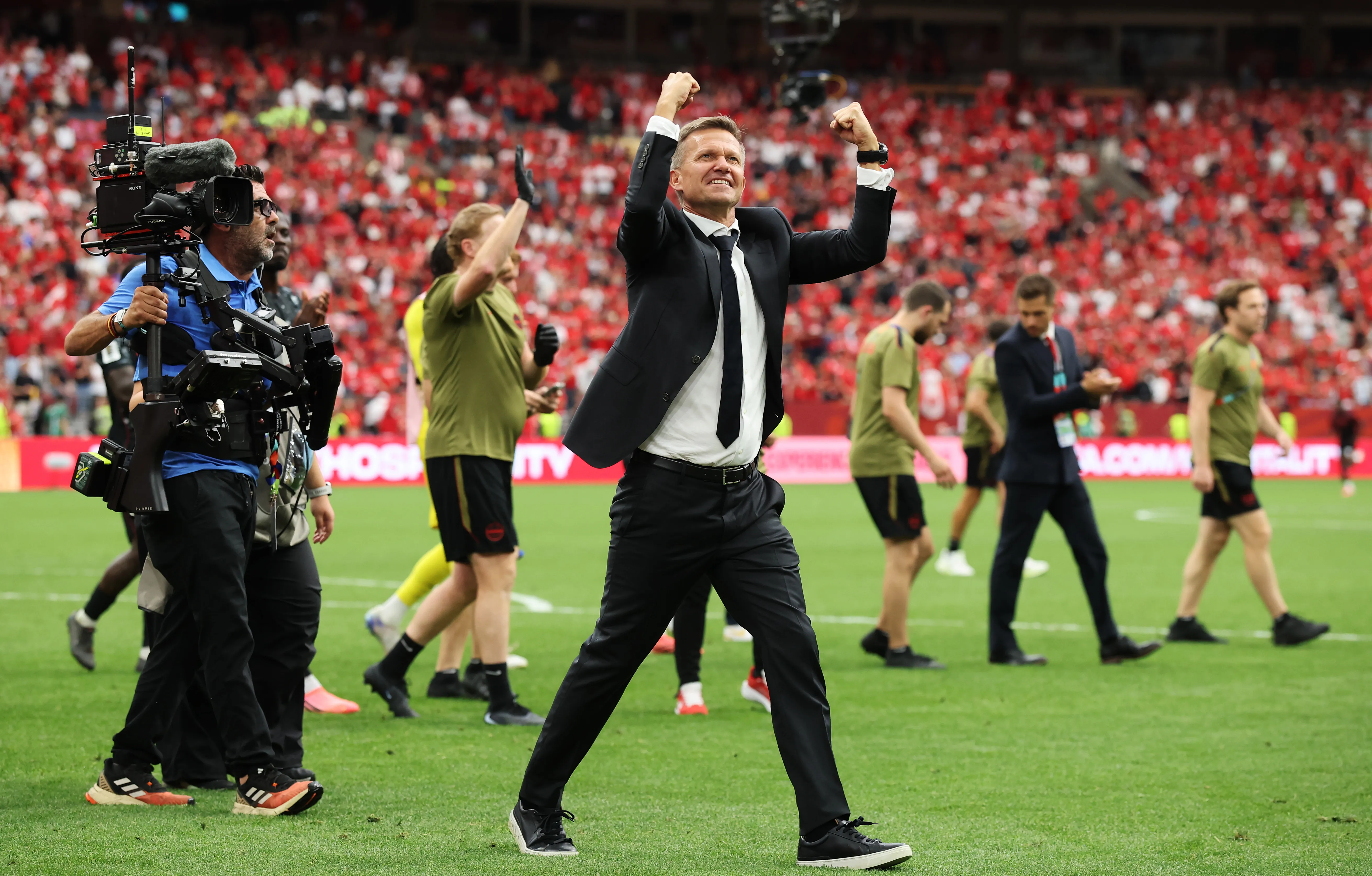 VANCOUVER, BRITISH COLUMBIA – JUNE 18: Jesse Marsch, Head Coach of Canada, applauds fans after the team’s 6-0 victory in the FIFA World Cup 2026 Group B match between Canada and Qatar at BC Place Vancouver on June 18, 2026 in Vancouver, British Columbia. (Photo by Alex Grimm/Getty Images)