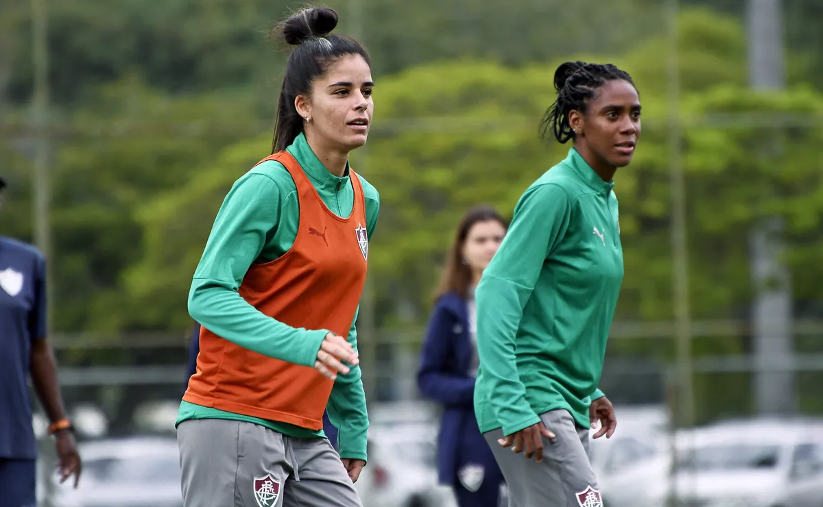 Time feminino do Fluminense se reapresenta após folga e faz primeiro treino em campo