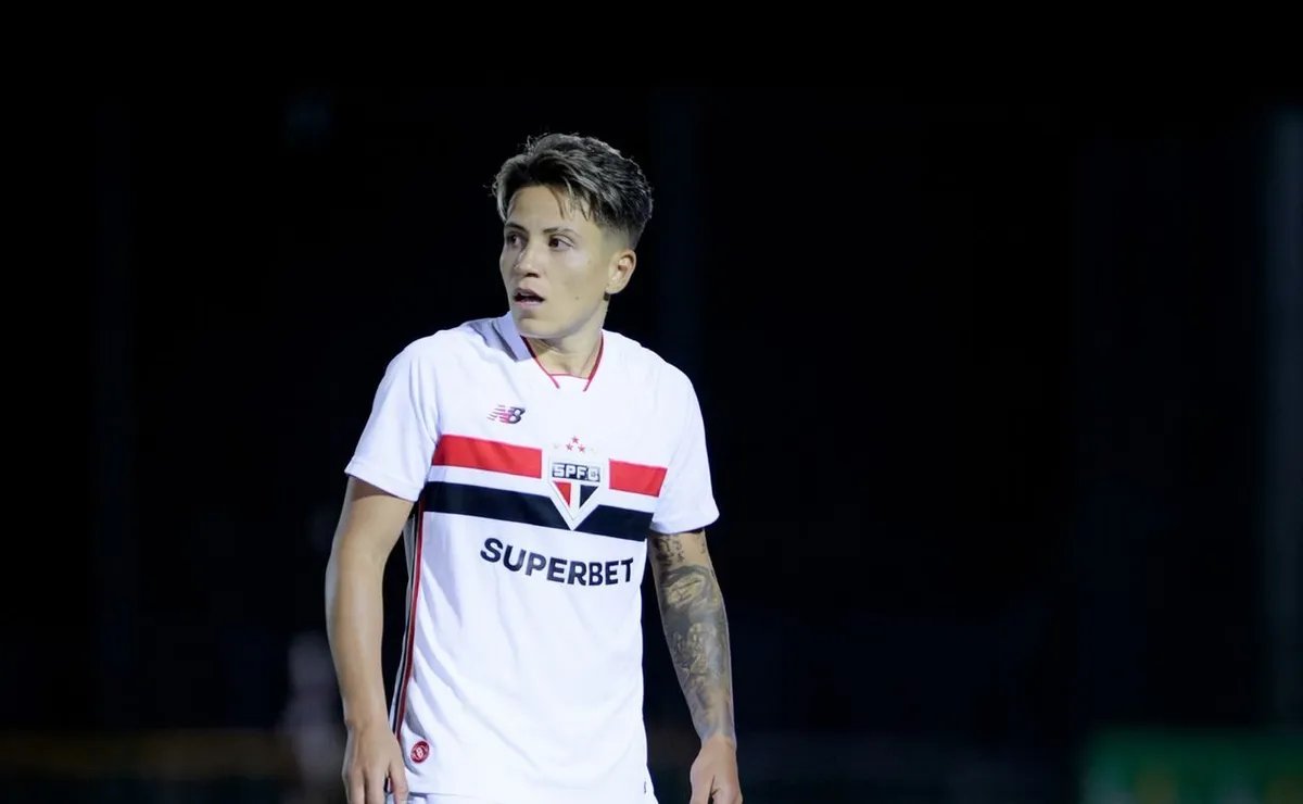 A um ano da Copa do Mundo, Bia Menezes vê oportunidade histórica para impulsionar o futebol feminino no Brasil