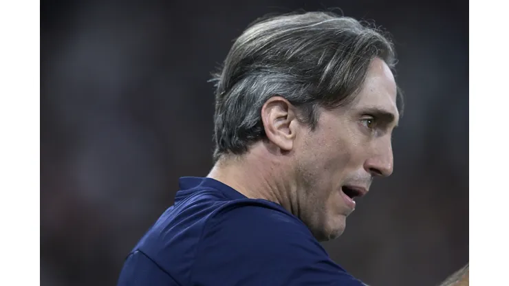Zubeldía durante partida no Maracanã pelo Flu.