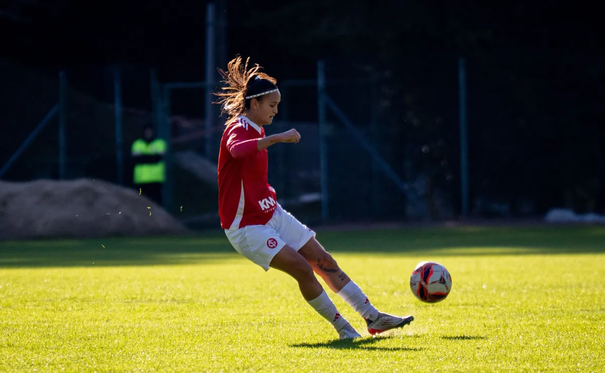 Internacional vence clássico contra o Grêmio e assume a liderança do Gaúcho Feminino Sub-20