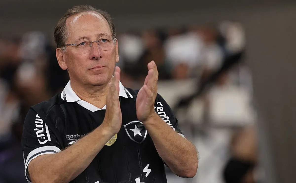 John Textor aparece em Miami durante Escócia x Brasil em meio à disputa pela SAF do Botafogo