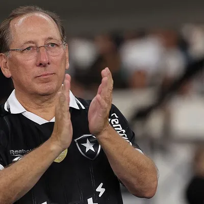 Textor joga a culpa no Botafogo social por inadimplência do clube