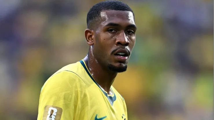 Rayan aproveitou chance de Ancelotti entre titulares contra Escócia e não deve sair do time de Ancelotti tão cedo