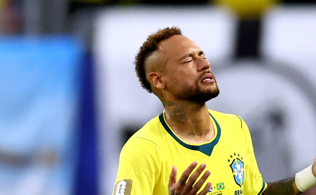 Neymar volta a jogar pela Seleção Brasileira após quase mil dias e estreia na Copa do Mundo