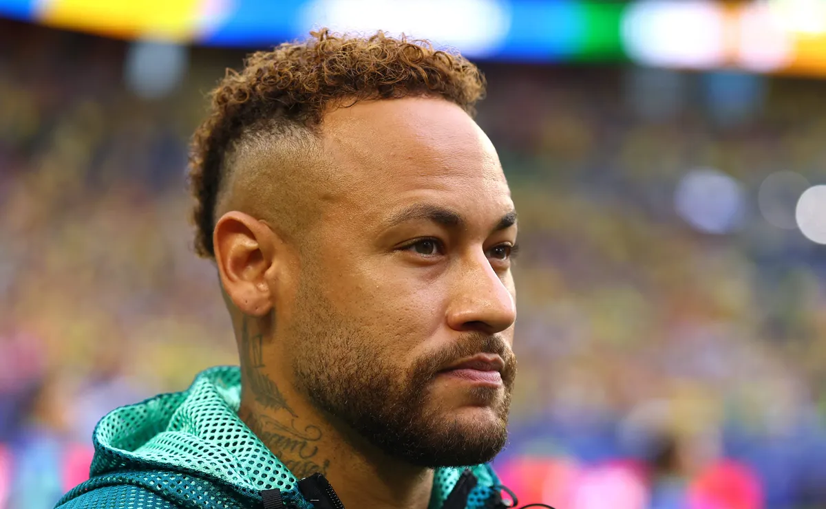 Neymar comemora estreia pela Seleção Brasileira na Copa do Mundo e admite nervosismo: “Coração a mil”