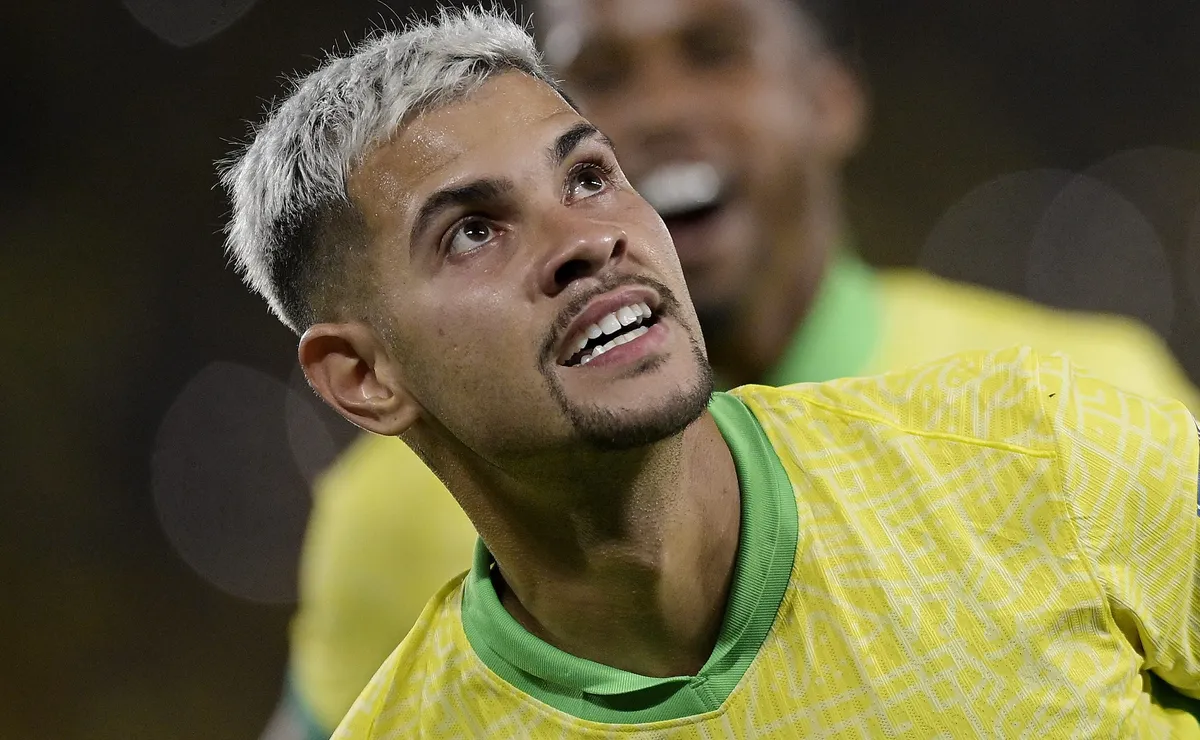 Bruno Guimarães bate recorde de 60 anos ao dar mais uma assistência na Seleção Brasileira
