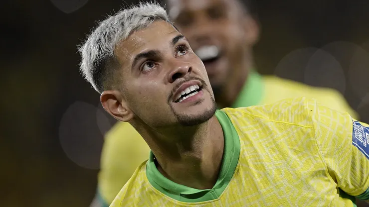 RJ - RIO DE JANEIRO - 04/09/2025 - ELIMINATORIAS COPA DO MUNDO 2026, BRASIL X CHILE - Bruno Guimaraes jogador do Brasil comemora seu gol durante partida contra o Chile no estadio Maracana pelo campeonato Eliminatorias Copa Do Mundo 2026. Foto: Alexandre Loureiro/AGIF
