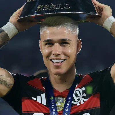 Flamengo flexibiliza postura sobre venda de Luiz Araújo