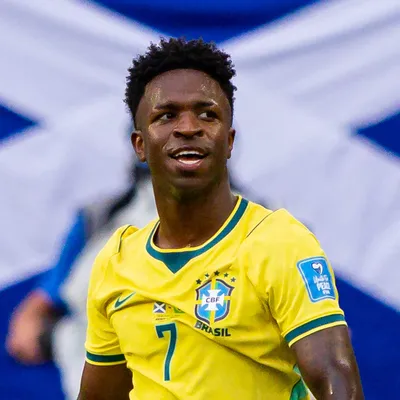 Jornal consagra Vini Jr na Seleção e enquadra Real Madrid