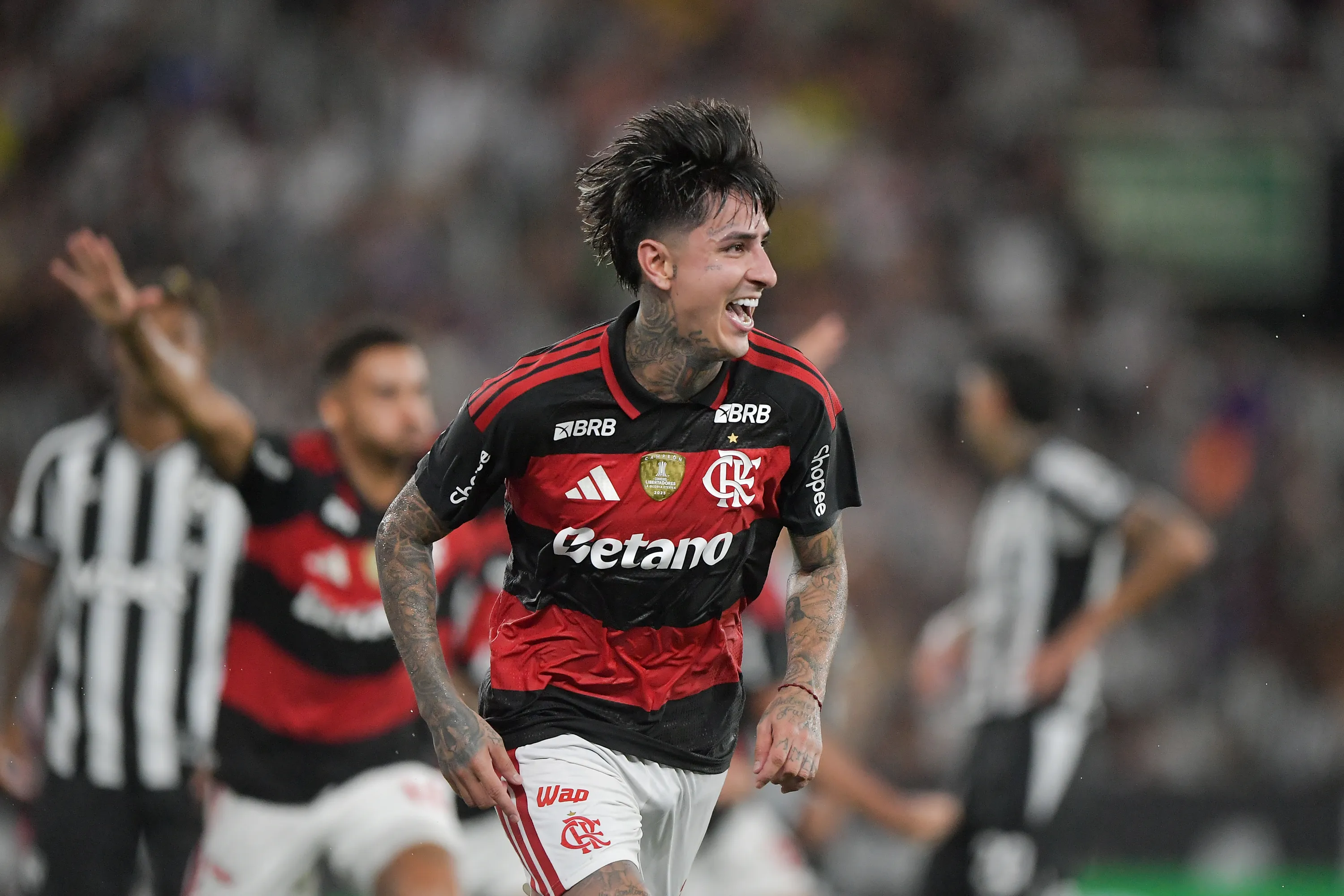 – Pulgar jogador do Flamengo comemora seu gol durante partida contra o Botafogo no estadio Engenhao pelo campeonato Carioca 2026. Foto: Thiago Ribeiro/AGIF