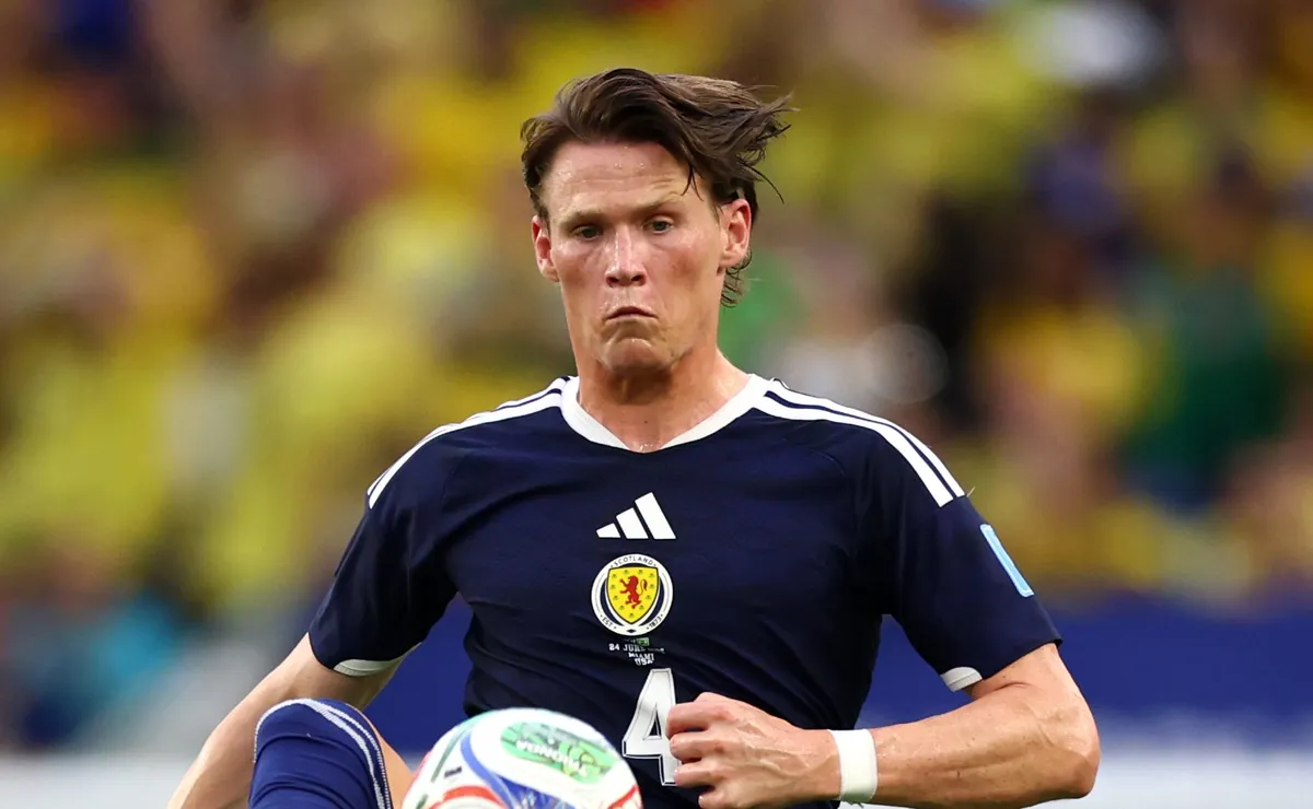 McTominay aponta Seleção Brasileira como uma das favoritas na Copa e diz que Vini Júnior é subestimado