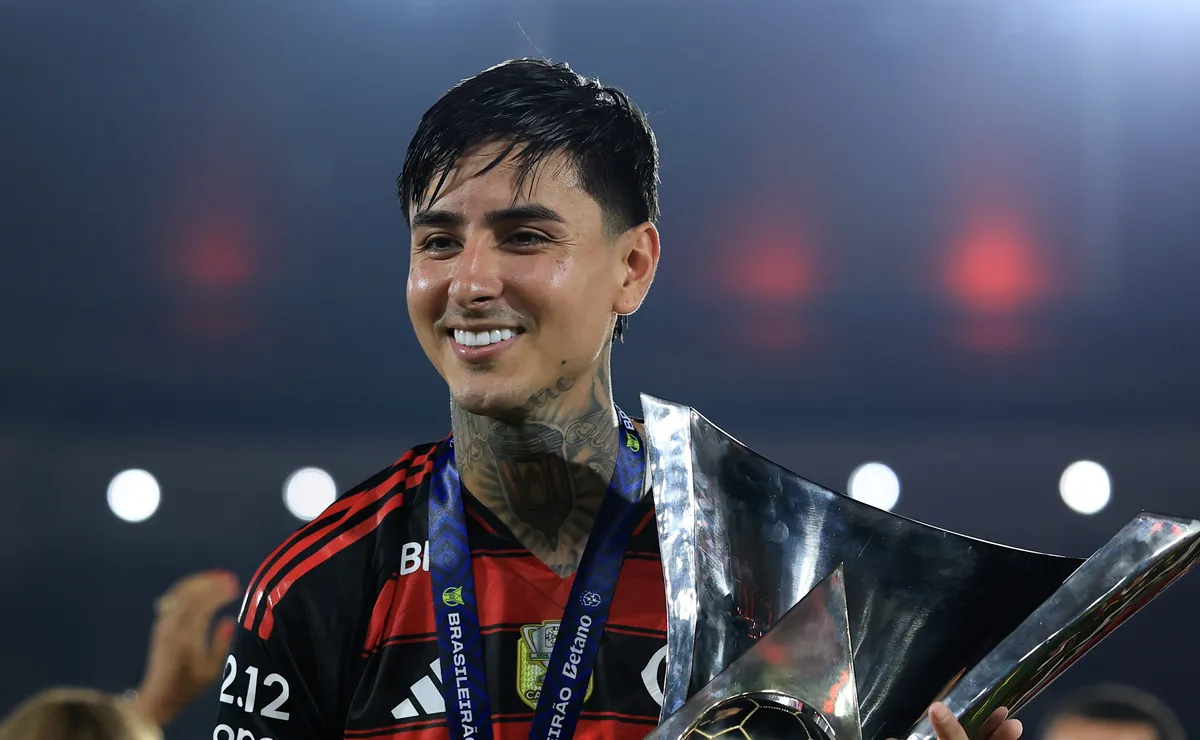 Flamengo sela ‘pacto’ com Pulgar em reunião e blinda volante nos bastidores