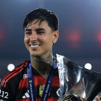 Flamengo sela 'pacto' com Pulgar em reunião e blinda volante