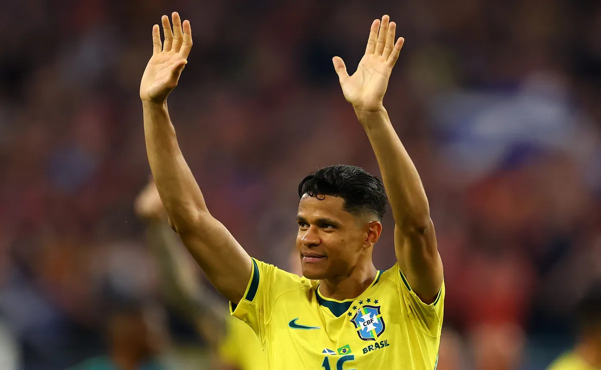 Seleção Brasileira não sofreu gols com Danilo e Douglas Santos nas laterais na Copa do Mundo