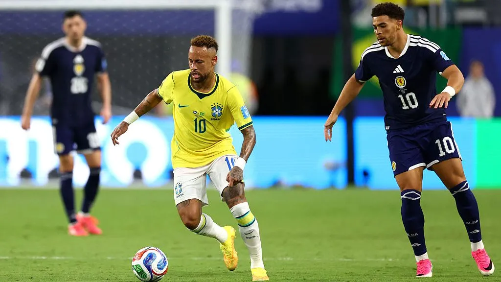 Neymr em ação no duelo contra a Escócia – (Photo by Megan Briggs/Getty Images)