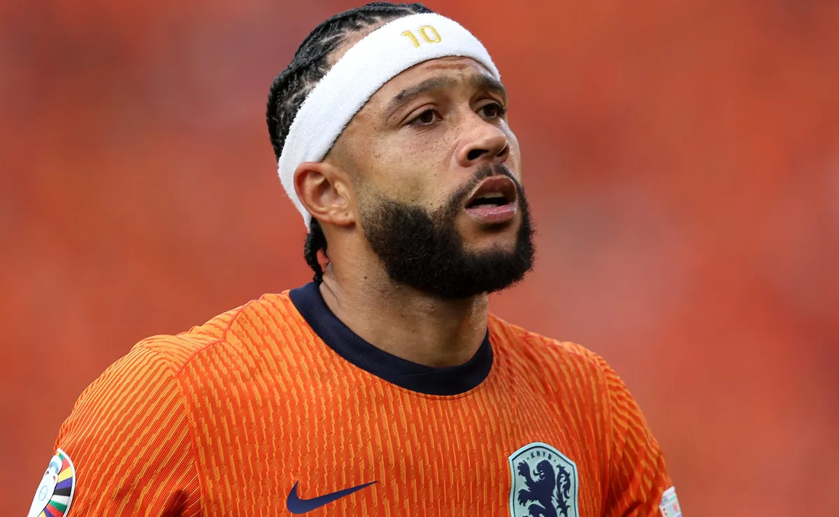 Memphis Depay, do Corinthians, será novamente reserva com Ronald Koeman na Holanda pela Copa do Mundo