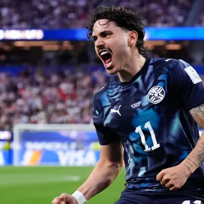 Maurício será titular do Paraguai contra Austrália esta noite