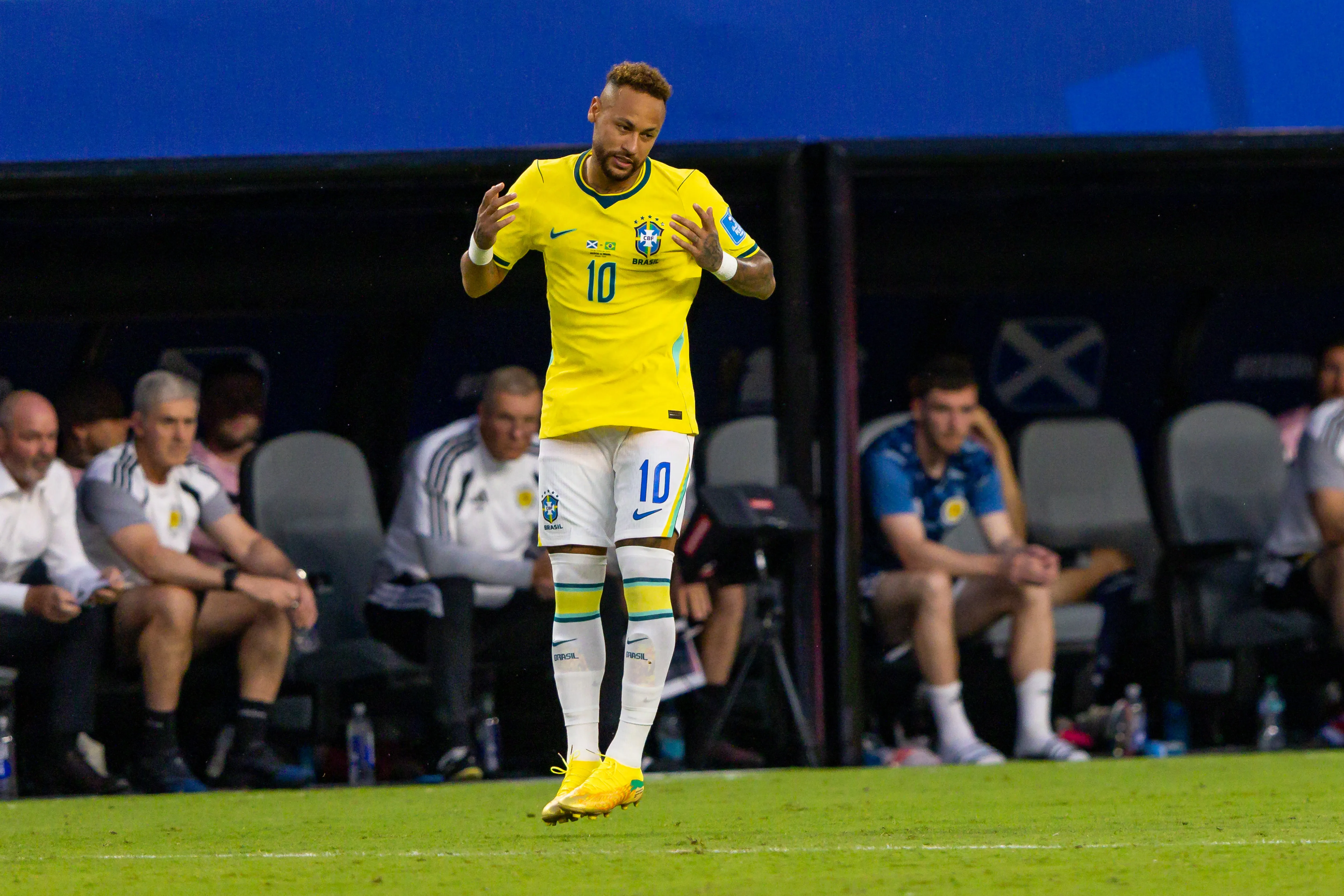 ESTADOS UNIDOS – MIAMI – 24/06/2026 – COPA DO MUNDO 2026, BRASIL X ESCOCIA – Neymar Jr jogador do Brasil entra em campo durante partida contra o Escocia no estadio Miami pelo campeonato Copa Do Mundo 2026. Foto: Rodolfo Buhrer/AGIF