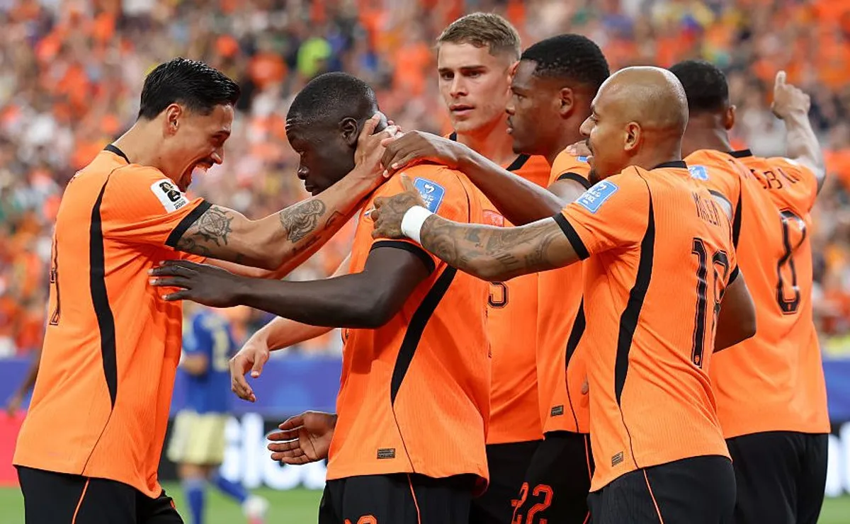 Provável escalação da Holanda contra a Tunísia pela última rodada da fase de grupos da Copa do Mundo