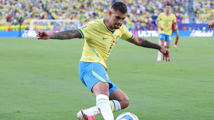EAST RUTHERFORD, NEW JERSEY - JUNE 13: Bruno Guimarães #8 of Brazil kicks the ball during the FIFA World Cup 2026 Group C match between Brazil and Morocco at New York New Jersey Stadium on June 13, 2026 in East Rutherford, New Jersey. (Photo by Kevin C. Cox/Getty Images)