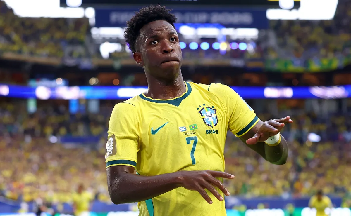 Vinicius Júnior é colocado no patamar de Messi, Mbappé e Haaland na Copa do Mundo por Casagrande