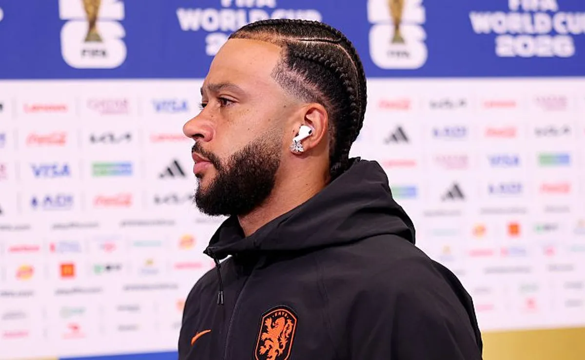 Koeman é alvo de críticas após deixar Memphis Depay no banco em eliminação da Holanda