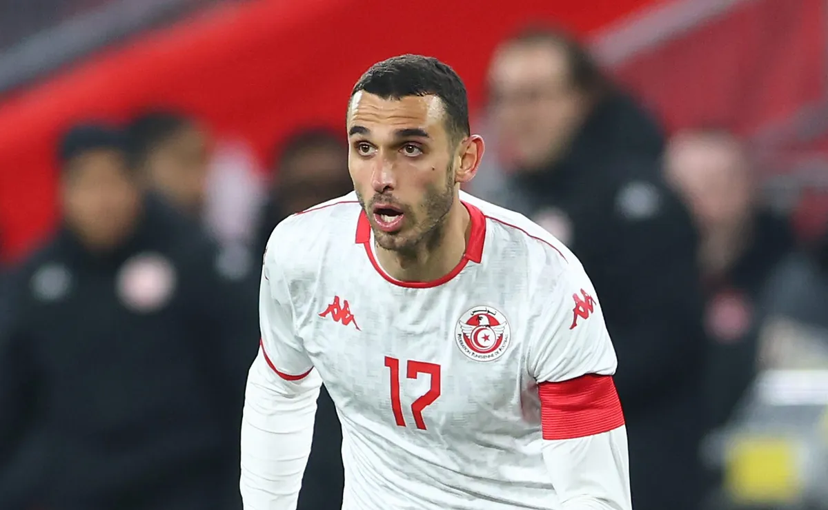 Ellyes Skhiri vive noite complicada após fazer gol contra aos 3 minutos e complica a Tunísia