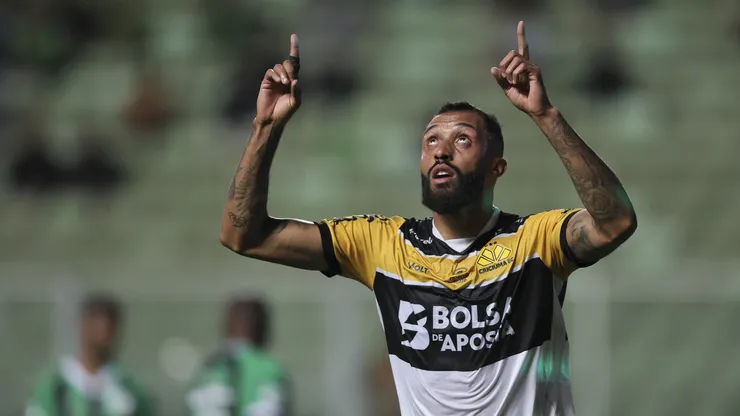 César Martins marcou o gol da vitória do Criciúma sobre o América-MG.